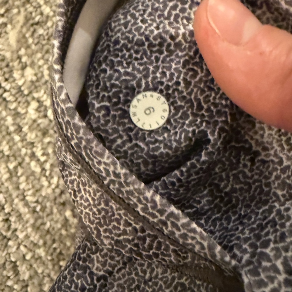 lululemon athletica Leaf Print Leggings - Picture 2 of 4